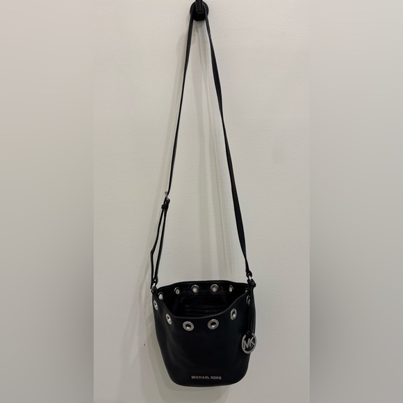 Michael Kors black leather crossbody - Picture 2 of 8